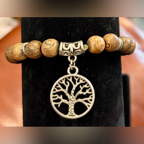 Wooden & Silver Bead Stretch Bracelet w/Silver “Tree of Life” Hanging Charm NEW - Picture 1 of 1